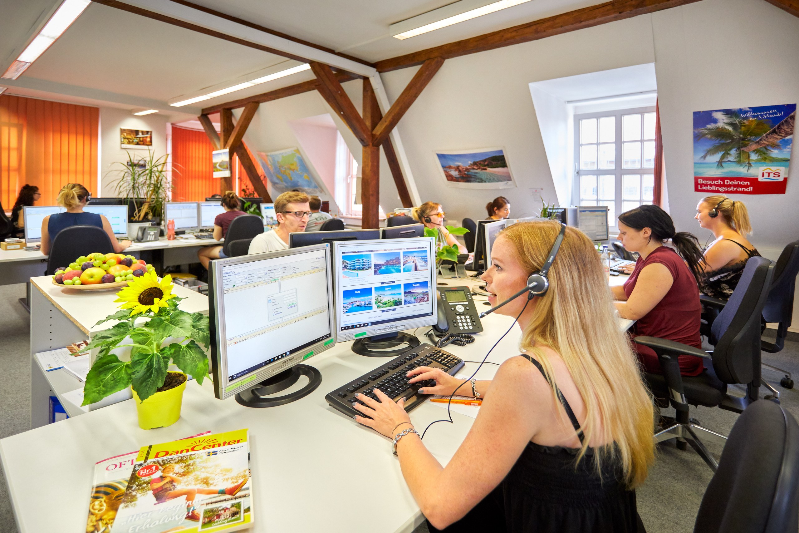 makotel Call Center Thüringen – Mitarbeitende am Telefon